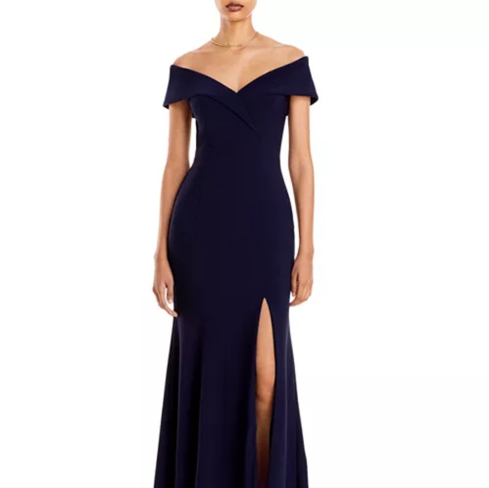 Aqua, Women of the shoulder black gown
